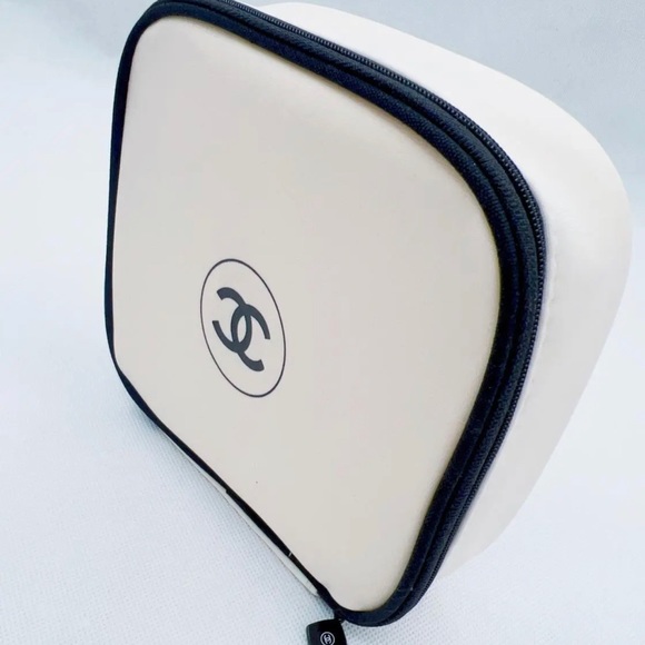 Authentic Chanel Beauty Les Beiges Makeup Bag new in box great gift 🎁 - Picture 3 of 12